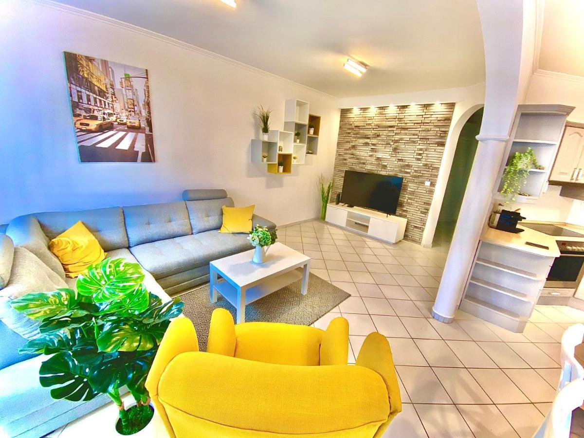 Mirell Apartman 塞格德 外观 照片